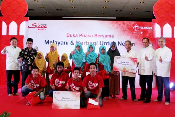 Telkomsel berbagi dan layani 9.000 anak yatim