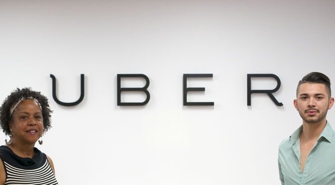 Tiba-Tiba, Uber Jegal Keluarga Facebook Inc.