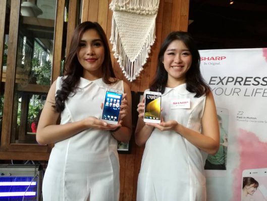 Sharp Perkenalkan Smartphone Chipset 10 Inti Pertama di Indonesia