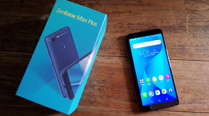 Review: Asus Zenfone Max Plus M1, Bodi Ringkas dan Daya Maksimal