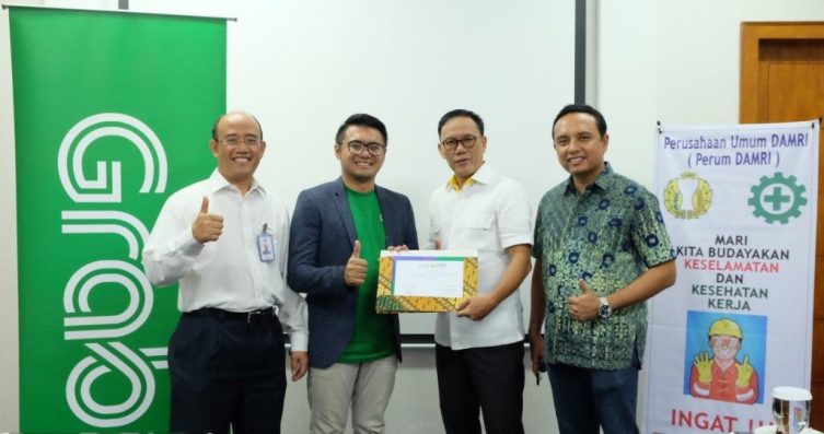 Makin Mudahkan Pengguna, DAMRI Jalin Kerja Sama dengan Grab dan OVO