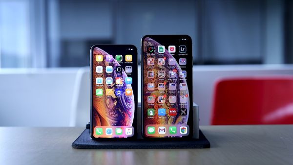 Pengguna iPhone XS Keluhkan Masalah Sinyal