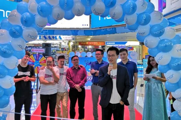 Honor Buka Experience Zone Pertamanya di Jakarta