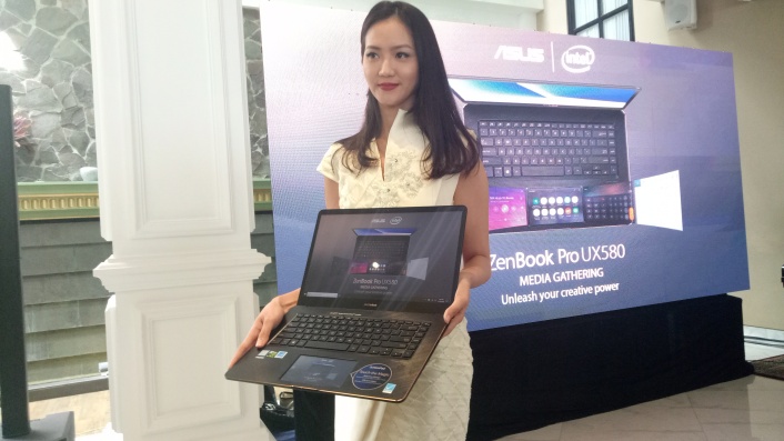 Asus Sulap Touchpad Jadi Layar Mini di Zenbook Pro 15 UX580