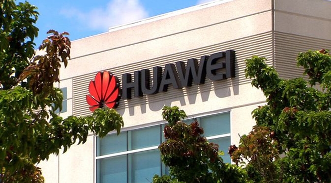 Huawei Siapkan Smartphone Berteknologi In-display Camera?