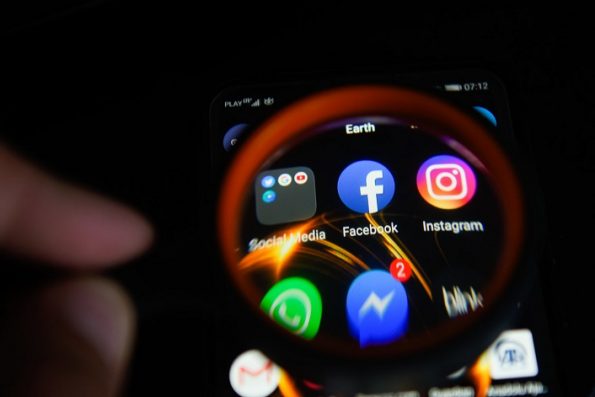 Aplikasi Populer Ini Kirim Data Ke Facebook Tanpa Izin