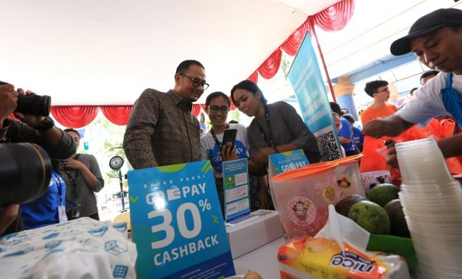 Kominfo Gandeng Go-Pay Layani Transaksi Nontunai di Pasar Tradisional