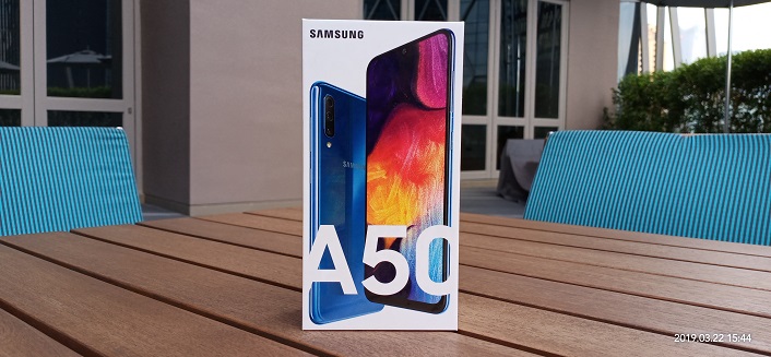 Mengintip Isi Kotak Samsung Galaxy A50