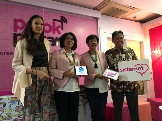 Belajar Digital Bareng Kominfo dan XL Axiata Lewat Pojok Pintar Sisternet