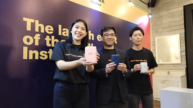 Dijual Rp 1 Jutaan, Printer Mini Fujifilm Cetak Foto dari Smartphone