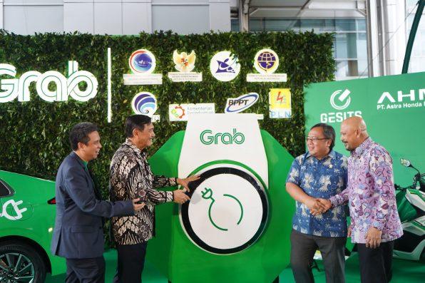 Grab Percepat Adopsi Kendaraan Listrik Indonesia