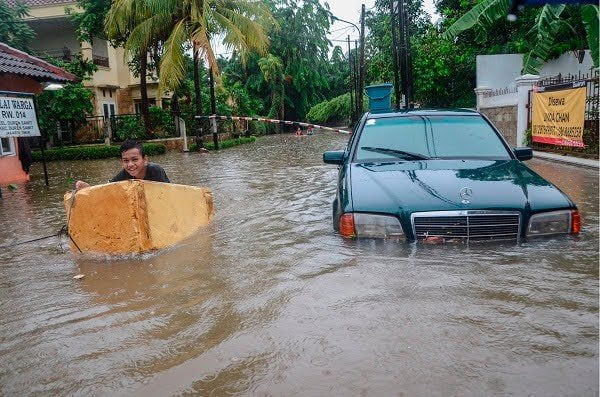 Nomor-nomor yang Bisa Dihubungi Saat Terdampak Banjir dan Butuh Bantuan