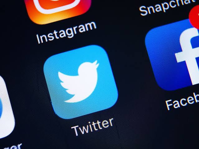 Tangkal Hoax, Twitter Bakal Hapus Cuitan dengan Kriteria Ini