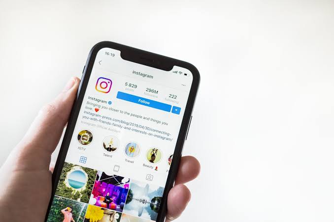 Instagram Diam-diam Akses Kamera Pengguna iOS 14