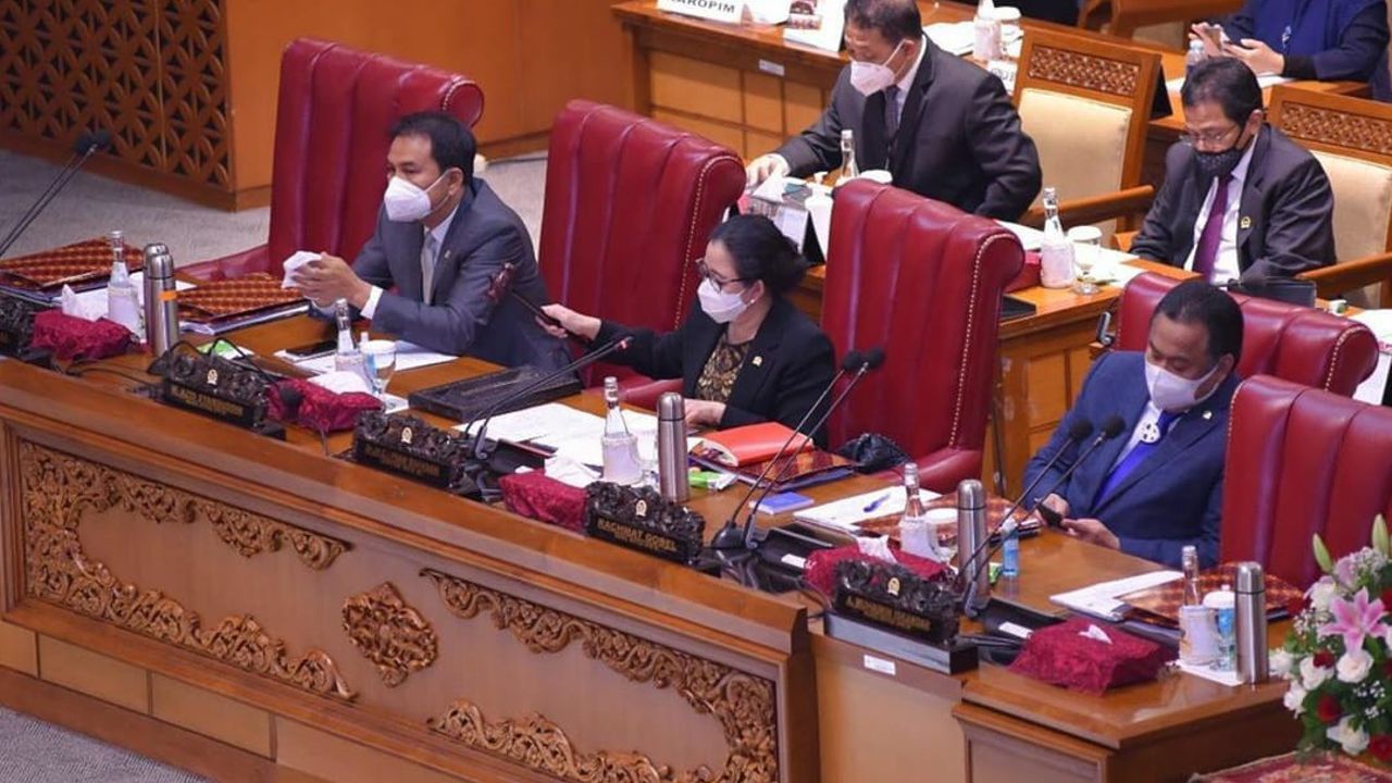 Diduga Matikan Mikrofon Saat Sidang RUU Ciptaker, Puan Maharani Panen Kritikan dari Netizen