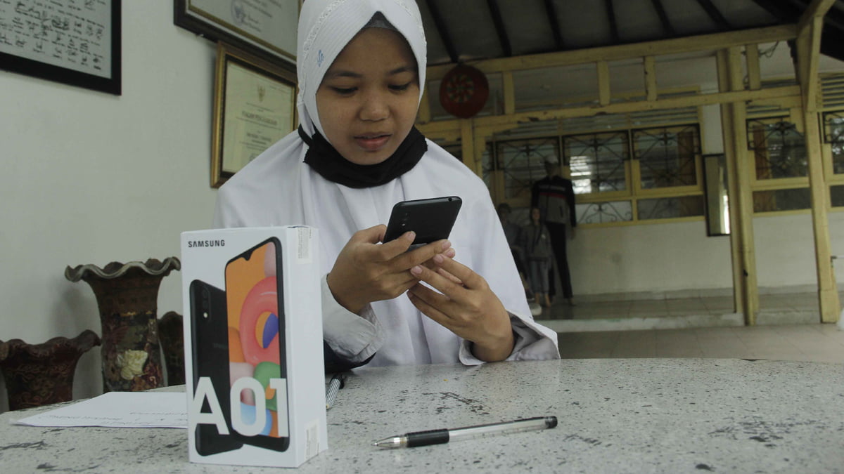 Dukung Pembelajaran Jarak Jauh, Samsung Bagikan 200 Galaxy A01 Core Kepada Siswa Provinsi Kepulauan Bangka Belitung