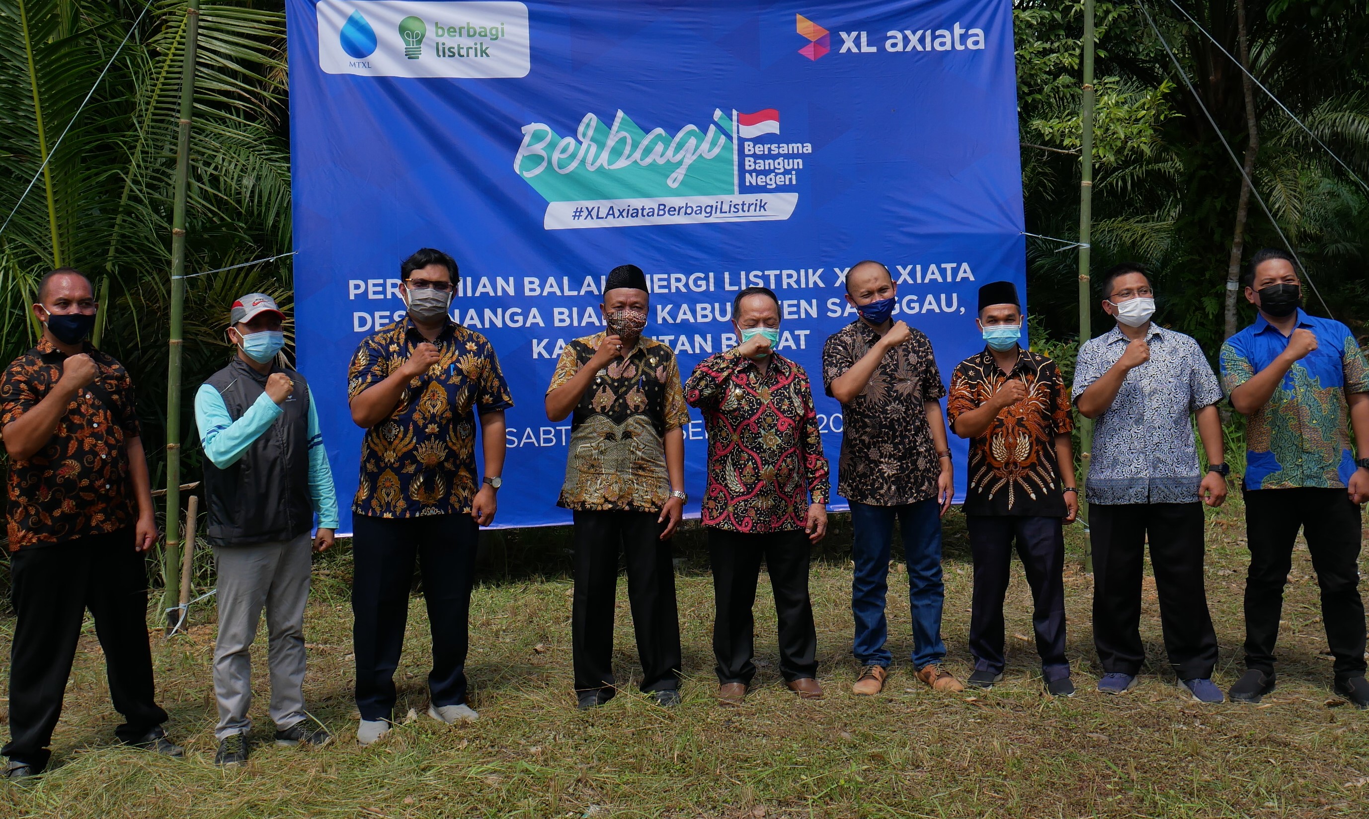 Program Sosial Karyawan XL Axiata Wakafkan Pembangkit Listrik dan Masjid