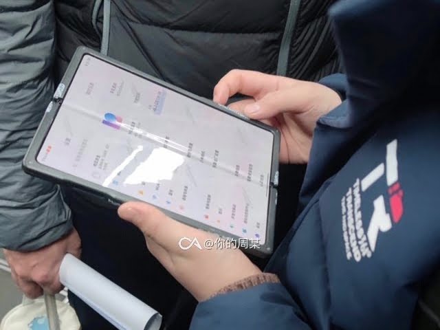 Smartphone Layar Lipat Xiaomi Lulus Sertifikasi, Kapan Meluncur?