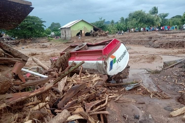 Bencana NTT - NTB, Layanan Telekomunikasi Terputus