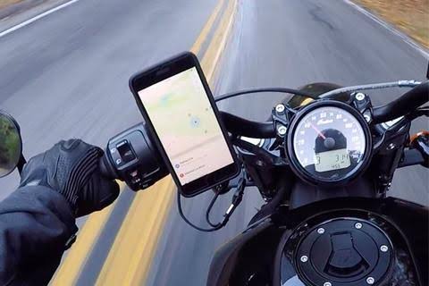 Naik Motor Ternyata Bisa Rusak Kamera iPhone