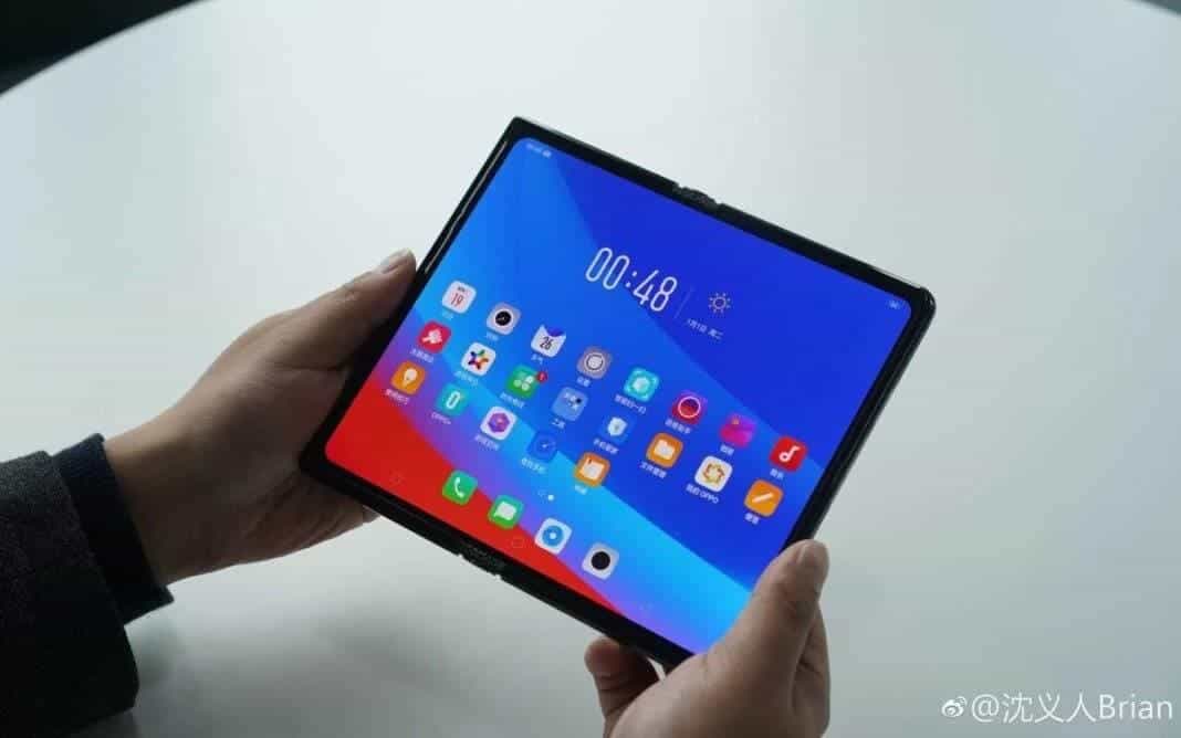 Smartphone Layar Lipat Oppo Meluncur Desember 2021