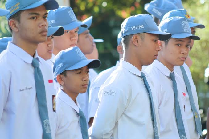 Celoteh Netizen di Hari Pertama Sekolah Tatap Muka