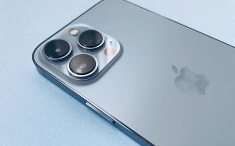 iPhone 15 Bakal Bawa Kamera Mirip Galaxy S21 Ultra