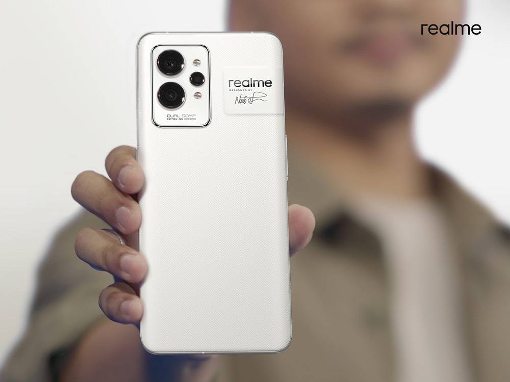 realme GT 2 Pro Meluncur, Ponsel Ramah Lingkungan Pakai Bahan Kertas