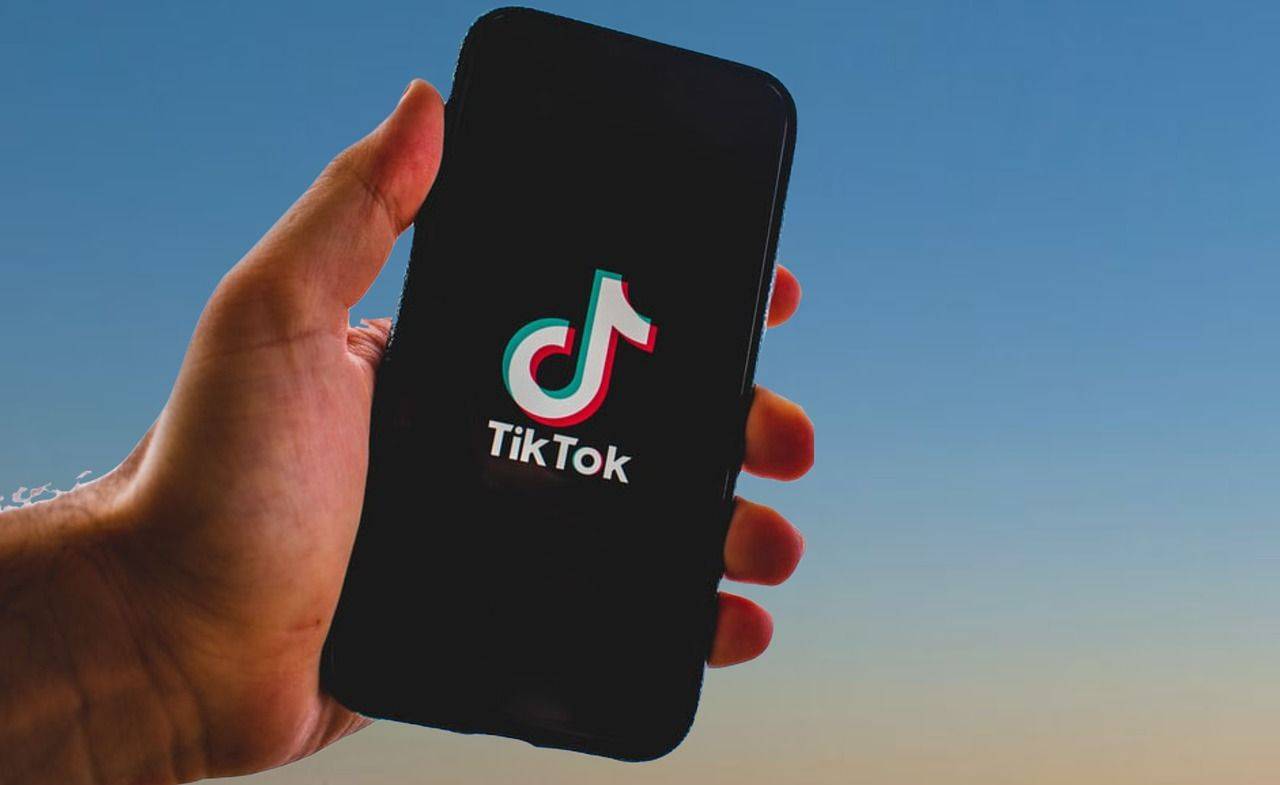 TikTok Uji Coba Tampilkan Akun Viewers