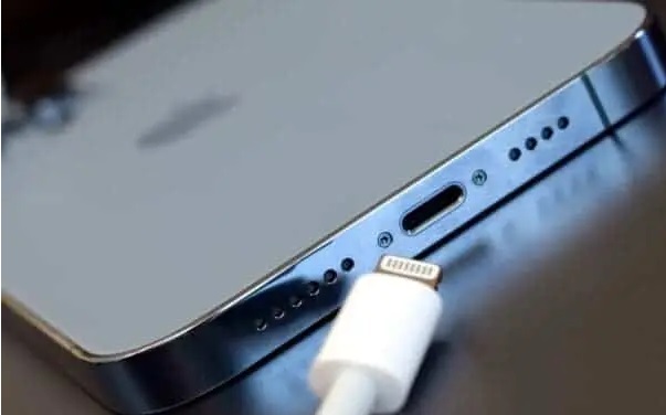 Akhirnya, iPhone 14 Datang dengan Pengisian Cepat 30W