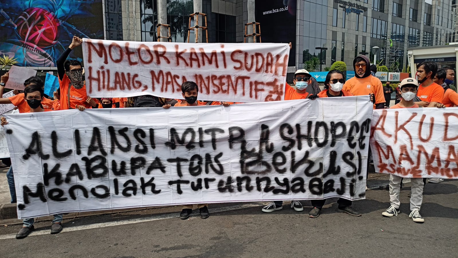 Viral, Derita Kurir Shopee Express Upahnya Dipangkas saat Harga BBM Naik