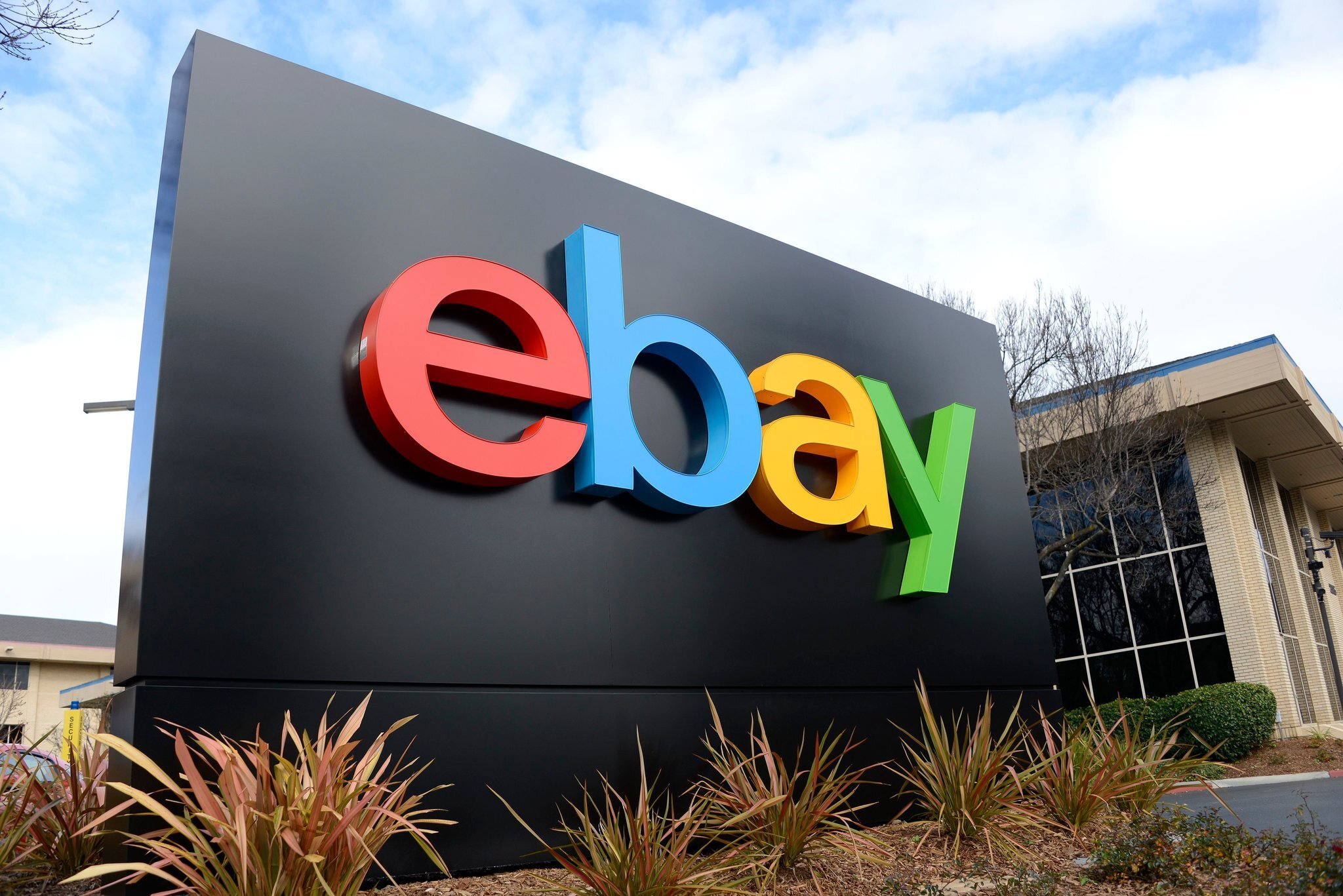 Tech Winter Masih Berlanjut, eBay PHK 500 Karyawan Global