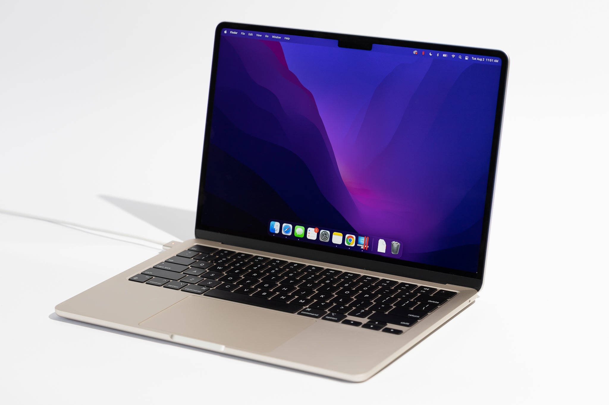 Apple MacBook 2024 Bakal Beralih ke Layar OLED?