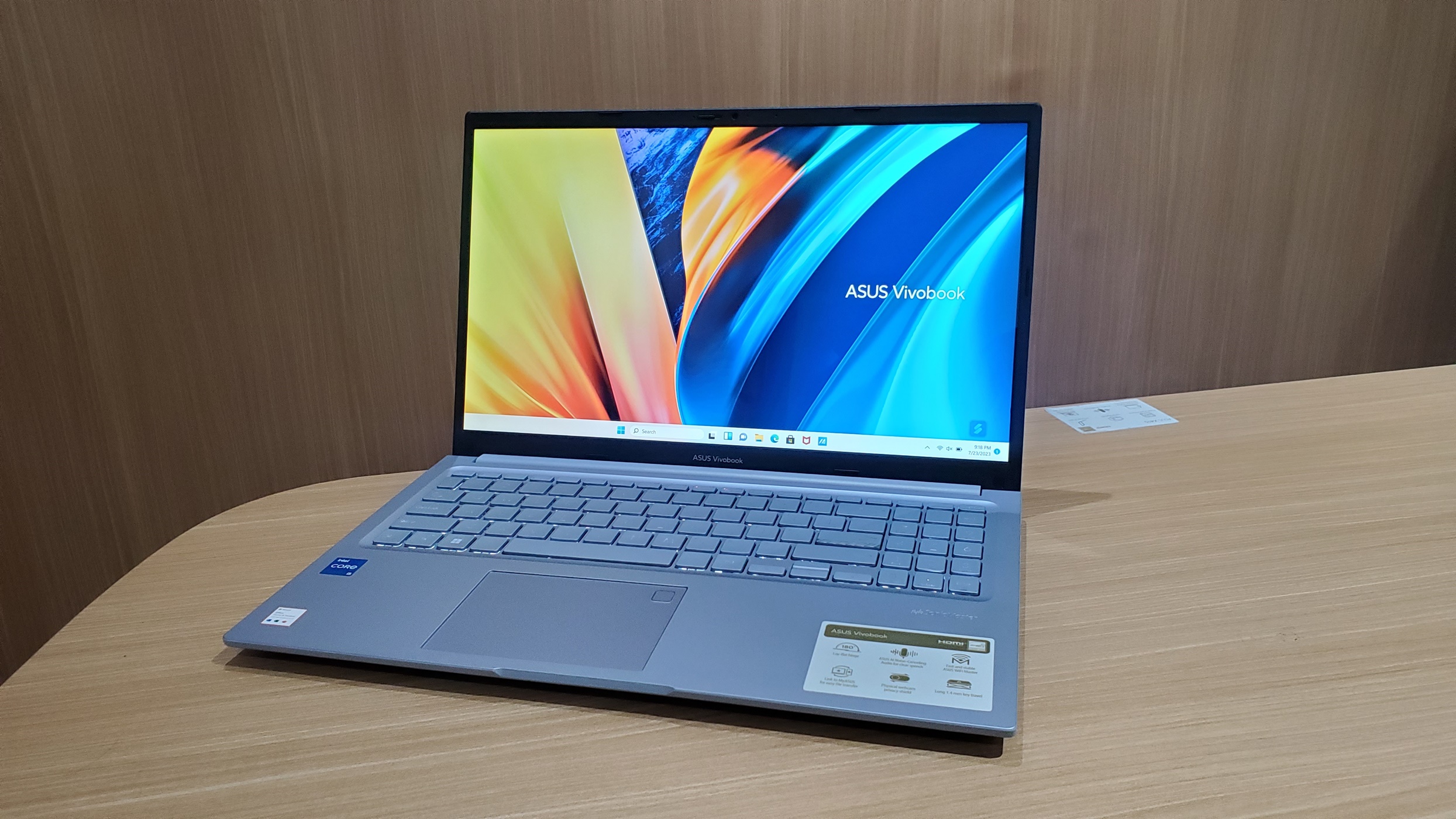 Review Asus Vivobook A1502Z: Menawan di Kelas Menengah