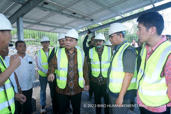 Menkominfo Tinjau BTS 4G di Desa Buwun Mas, Target Berfungsi Sebelum 17 Agustus 2023