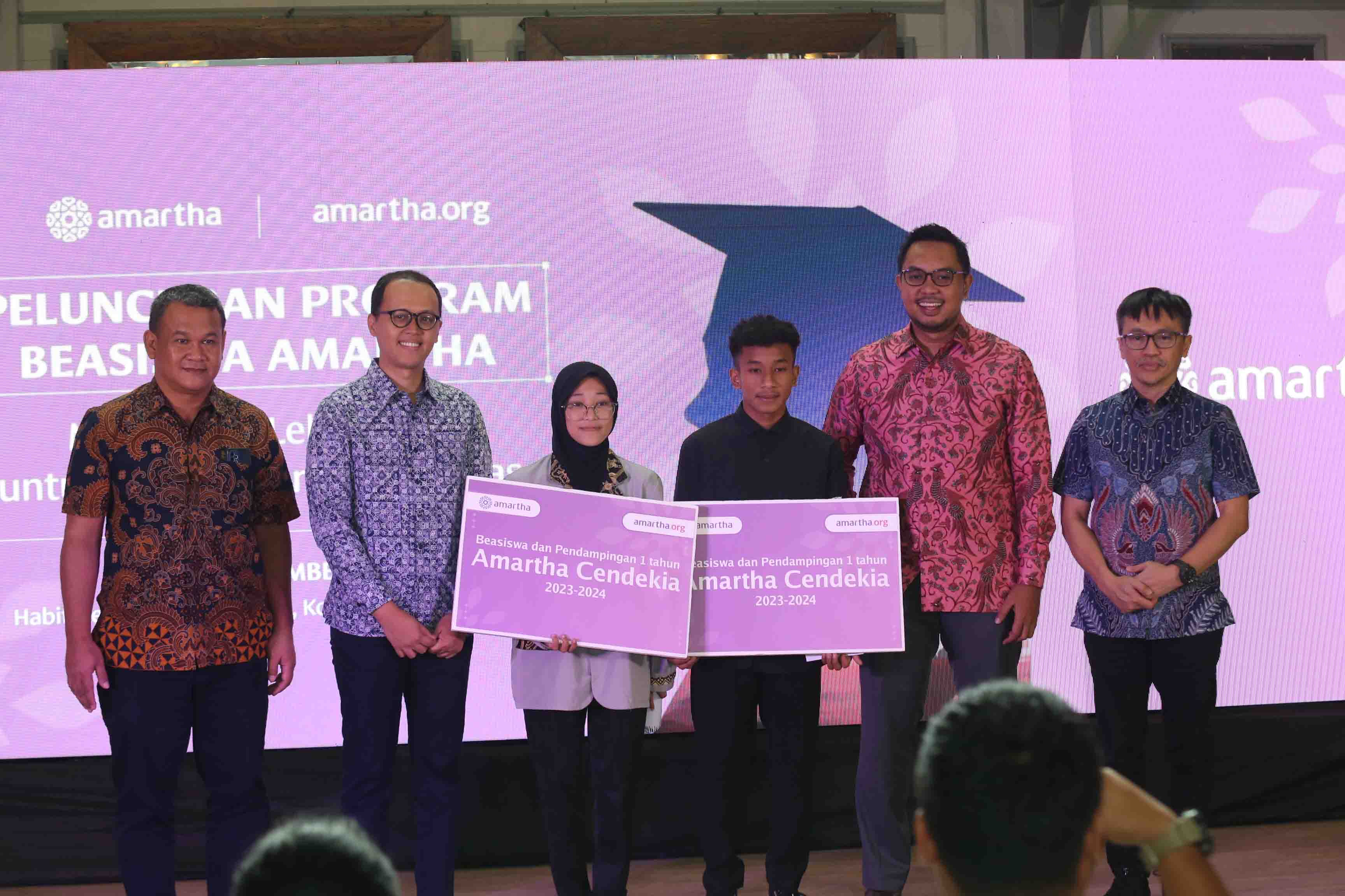 Atasi Gap Gender, Amartha Luncurkan Program Beasiswa Khusus Mahasiswi