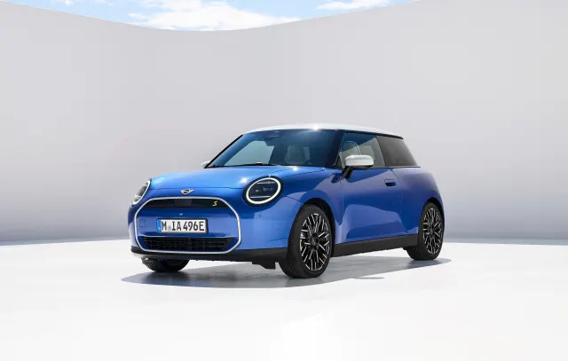 Keren, All-New MINI Cooper Electric Pakai Layar OLED Besar