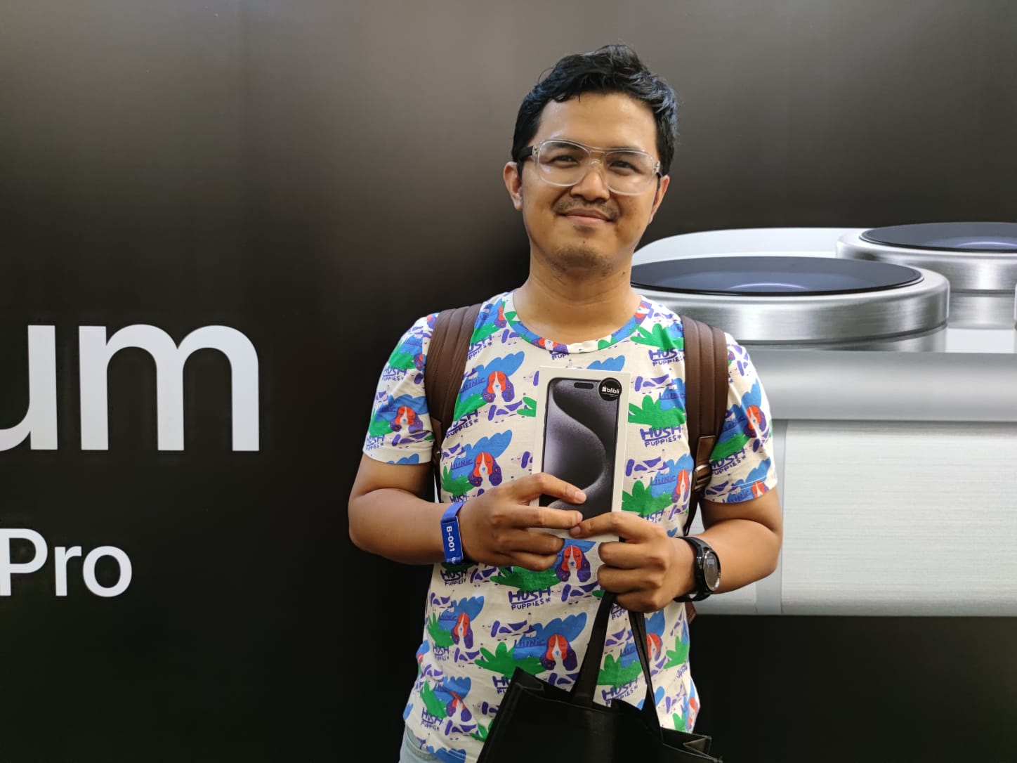 Apple Fanboy Bekasi Kebagian Cicip iPhone 15 Pro Pertama