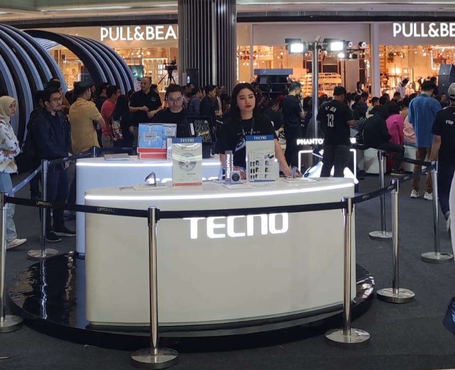 Ajak Pengunjung Rasakan Ponsel Lipat Phantom V Flip 5G, Tecno Gelar Pameran Smartphone