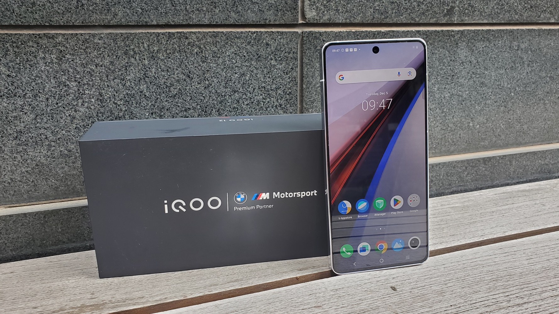 Review iQOO 12: Flagship Menawan dengan Snapdragon 8 Gen 3