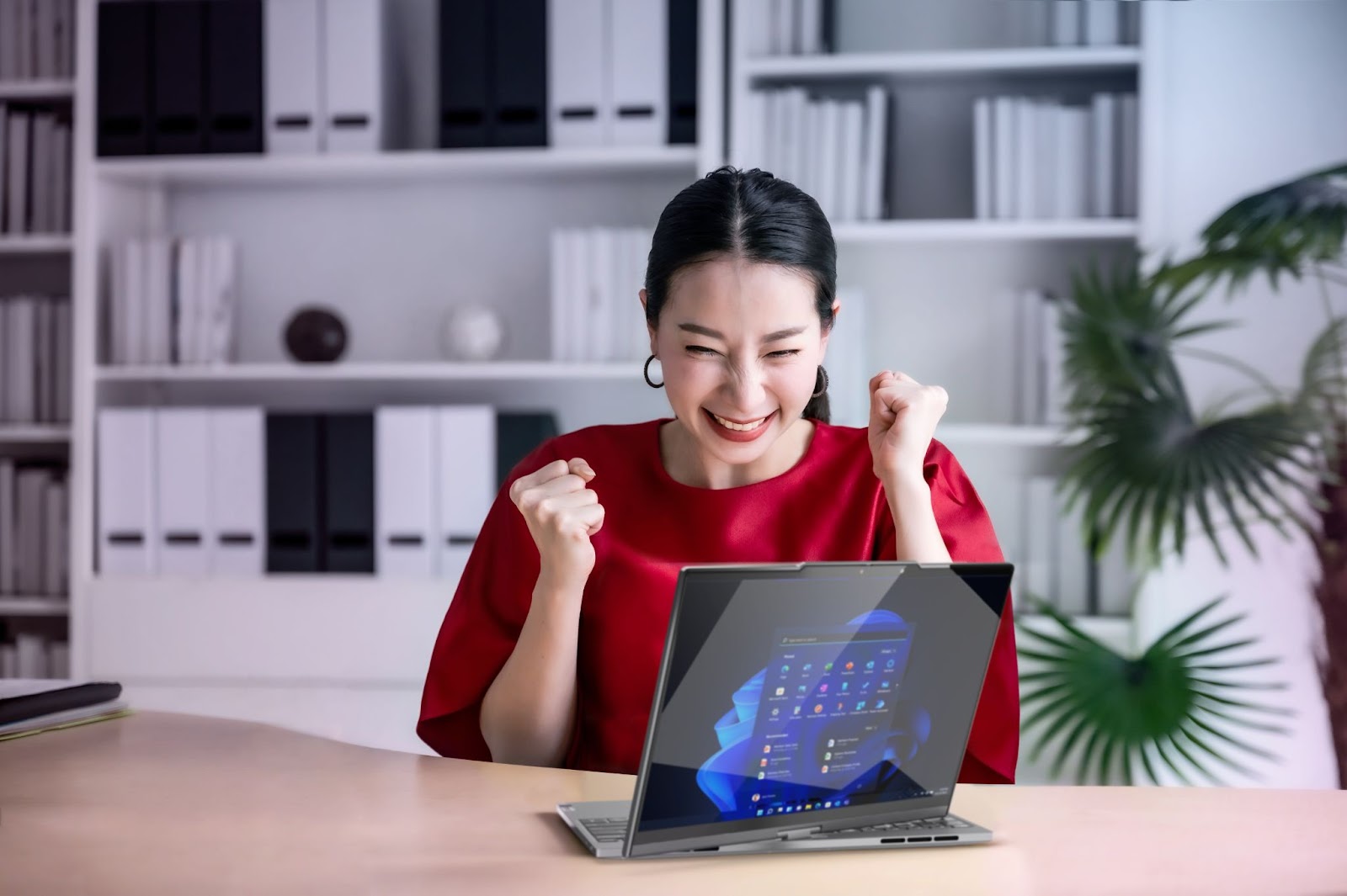 Lenovo Hadirkan Laptop Stylish Multifungsi ThinkBook Twist, Intip Spesifikasinya