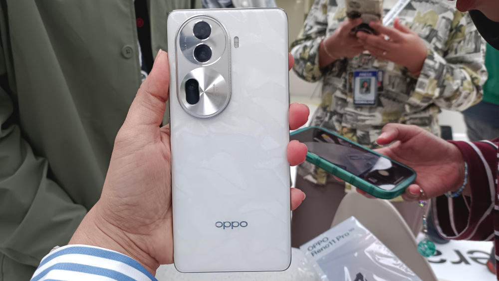 Perbandingan Spesifikasi Oppo Reno 11 5G dan Reno 11 Pro 5G: Pilih Mana?