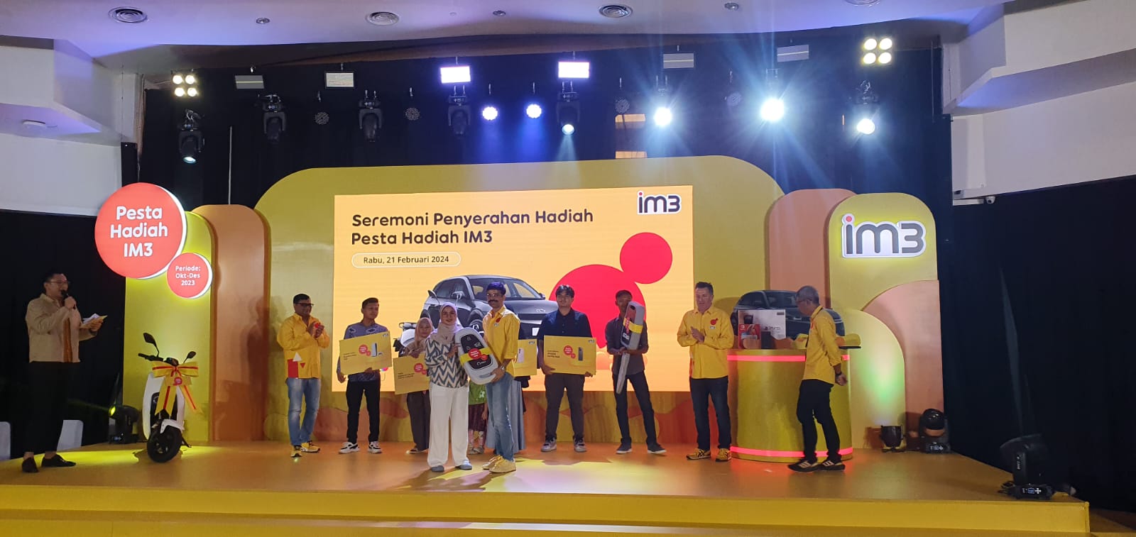 Indosat Serahkan Hadiah Kepada Pemenang Program Pesta Hadiah IM3, Ada Mobil Listrik Hyundai Ioniq 5