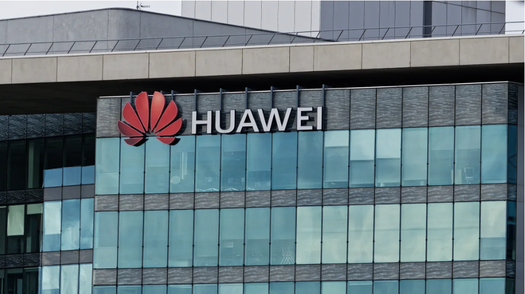 Infrastruktur Telekomunikasi Dikuasai Huawei, Kedaulatan Digital Indonesia Terancam?