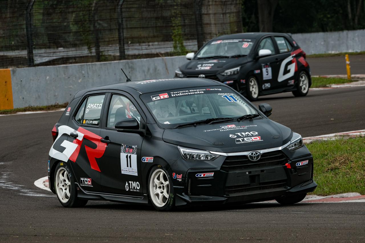 Mobil Balap Toyota All New Agya GR Sport Raih Podium Pertama di ISSOM 2024