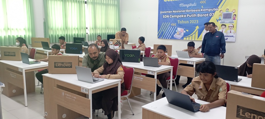 Lenovo Donasi Ratusan Laptop dan PC untuk Lab Komputer di Sekolah