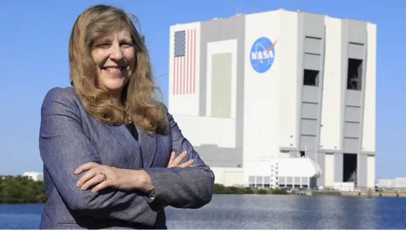 40 Tahun Berkarier, Teresa Kinney Jadi Chief Engineer Perempuan Pertama di NASA