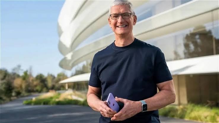 Selesaikan Tur Asia, CEO Apple Tim Cook Temui PM Singapura Lawrence Wong