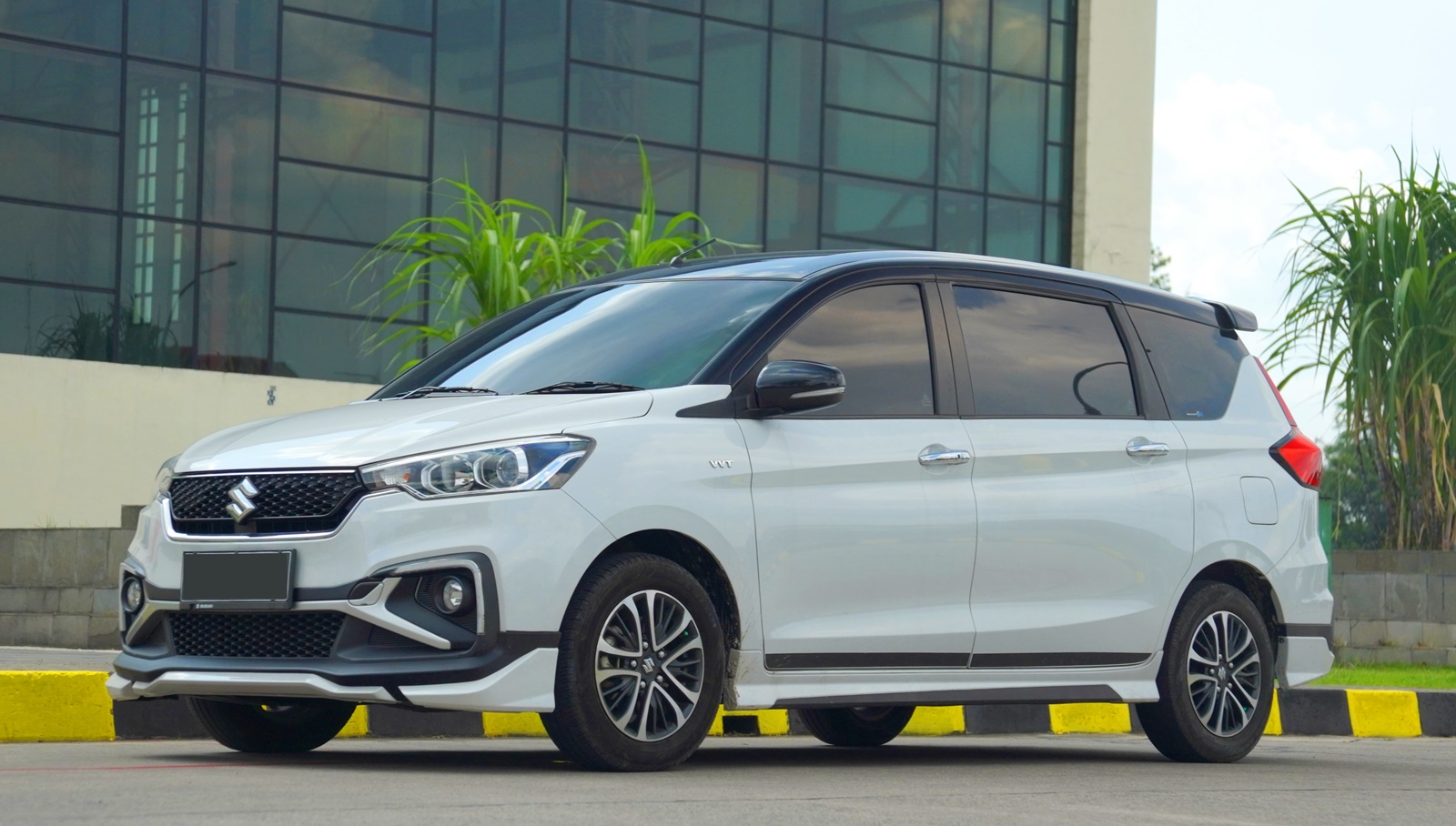 Mobil Hybrid Suzuki Dominasi Penjualan Sepanjang Maret 2024