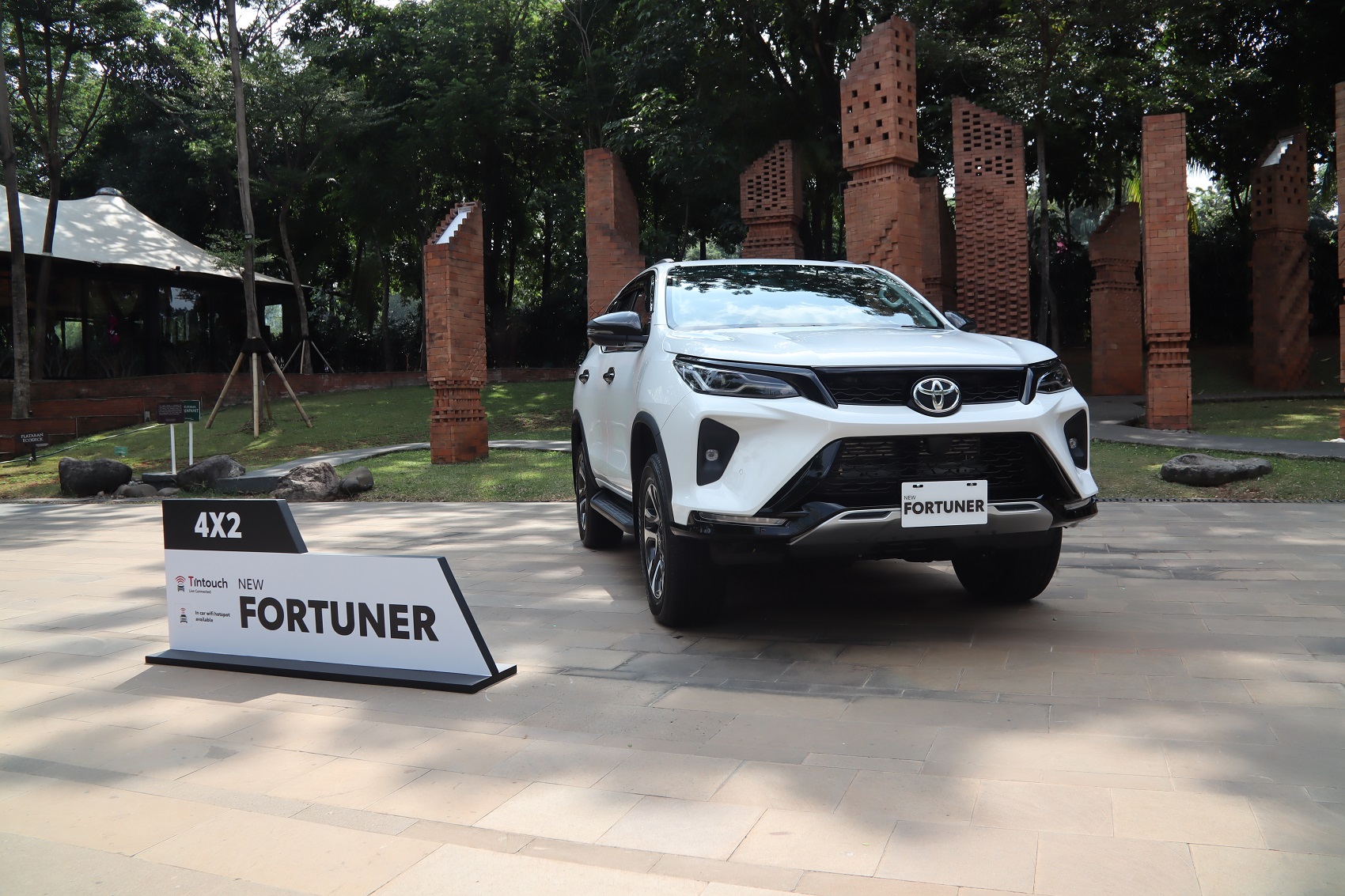 Makin Pintar, T Intouch Toyota Hadir di Fortuner Baru